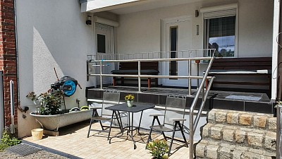 Eingangsbereich und Terrasse